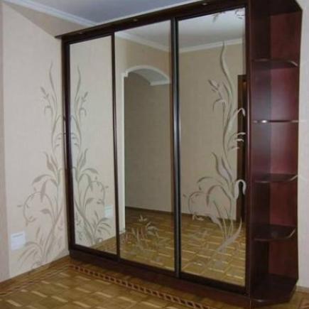 Wardrobe with Sliding Doors